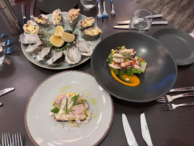 Apron Bar & Restaurant