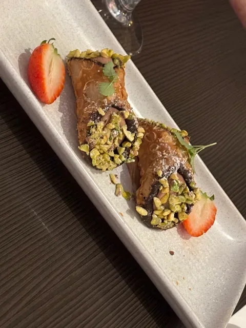 Apron Bar & Restaurant