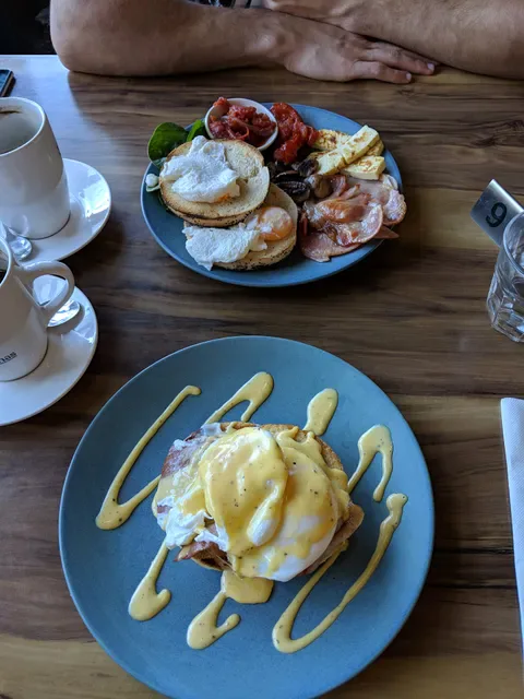 Bowen Arrow Cafe