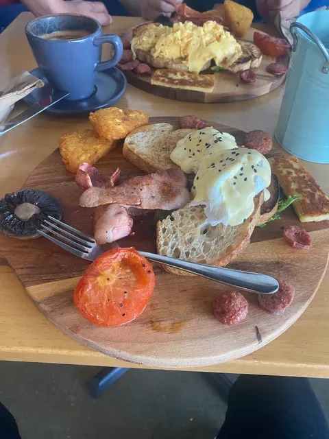 Bowen Arrow Cafe