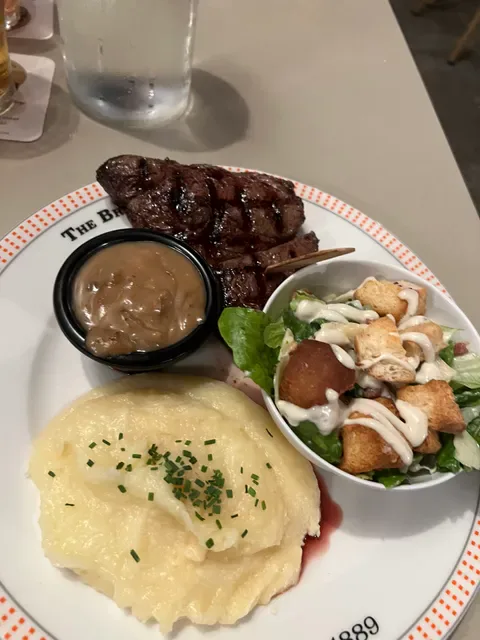 Breakfast Creek Hotel