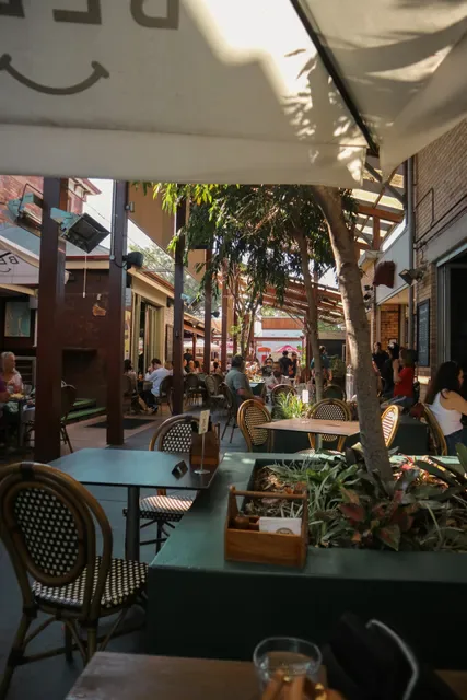Breakfast Creek Hotel