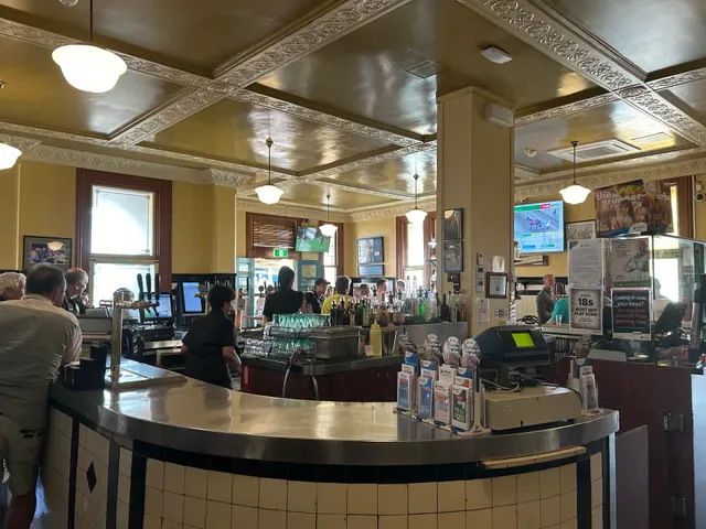 Breakfast Creek Hotel