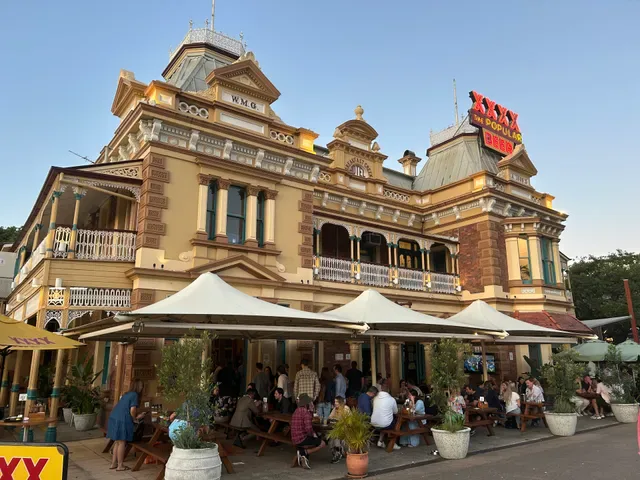 Breakfast Creek Hotel