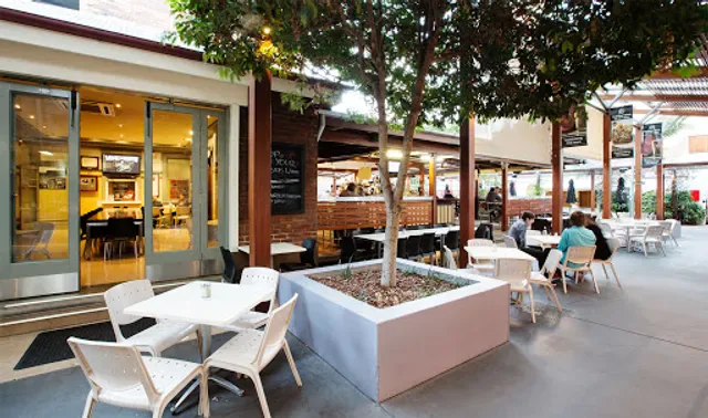 Breakfast Creek Hotel