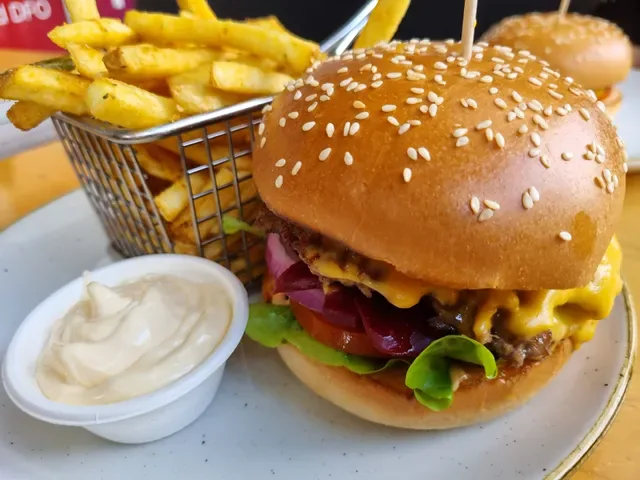 Burger Urge (DFO Brisbane Airport)