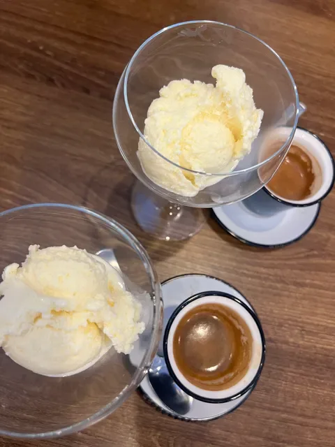 Cenzo's Cafe + Bar