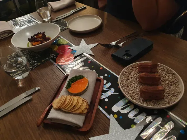 C'est Bon Restaurant & Le Bon Bar