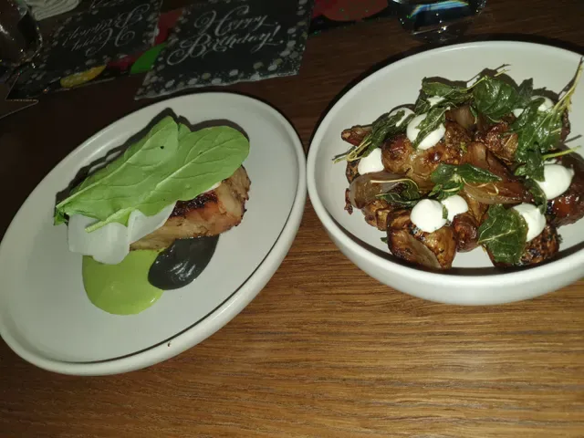 C'est Bon Restaurant & Le Bon Bar