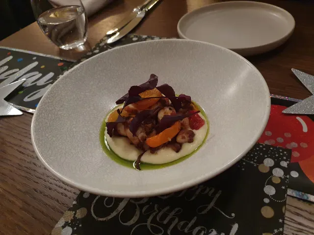 C'est Bon Restaurant & Le Bon Bar