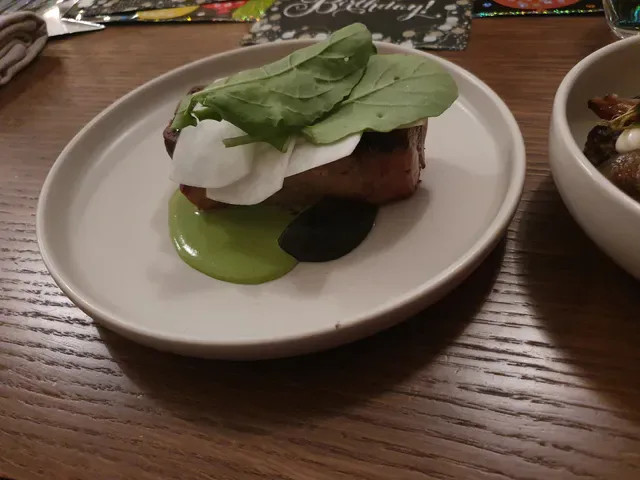 C'est Bon Restaurant & Le Bon Bar