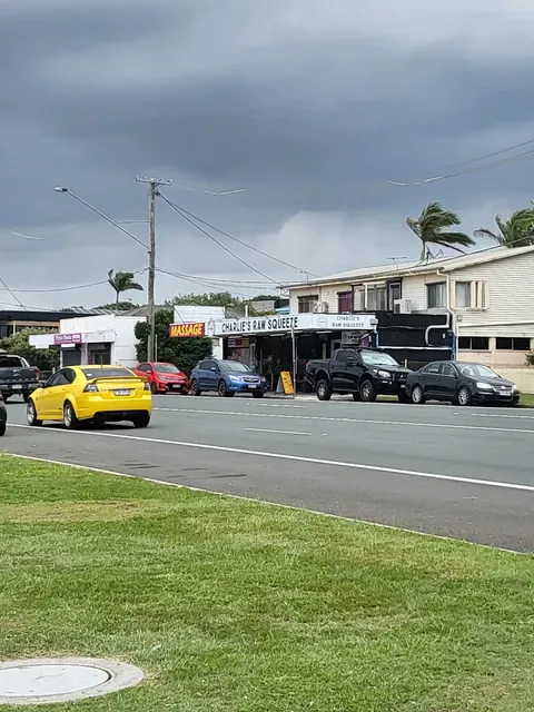 Charlie's Raw Squeeze Clayfield