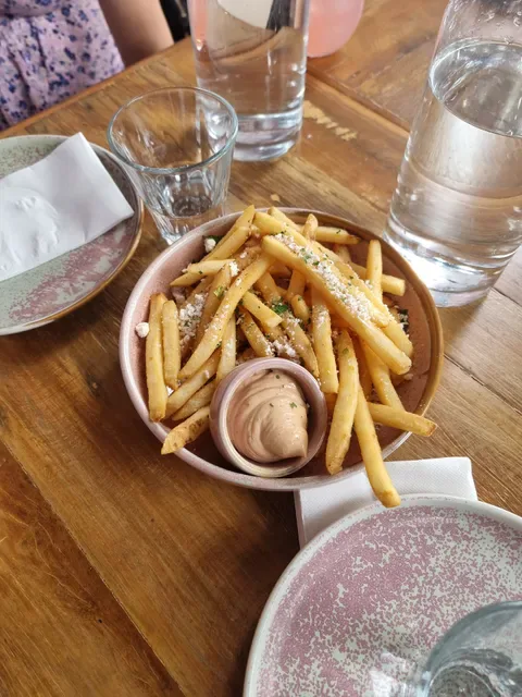 Comuna Cantina Everton Park