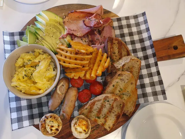 Cream House Cafe