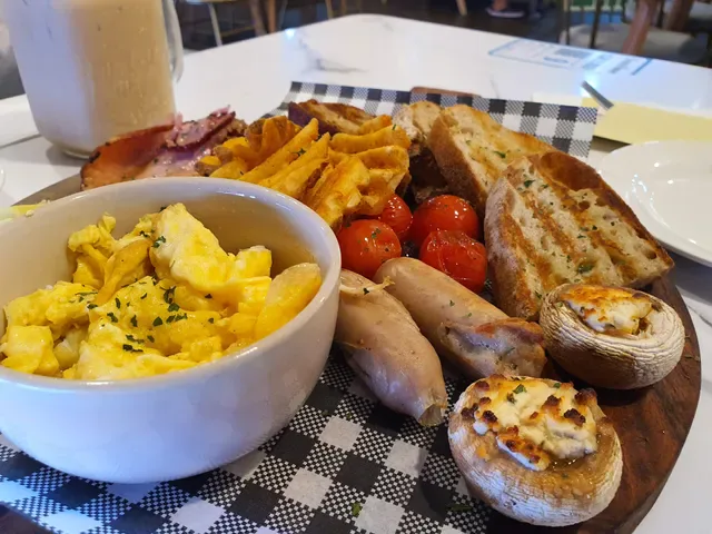 Cream House Cafe
