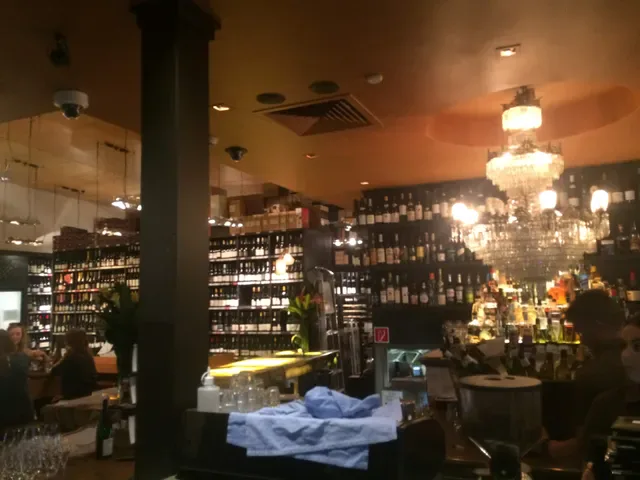 CRU Bar & Cellar