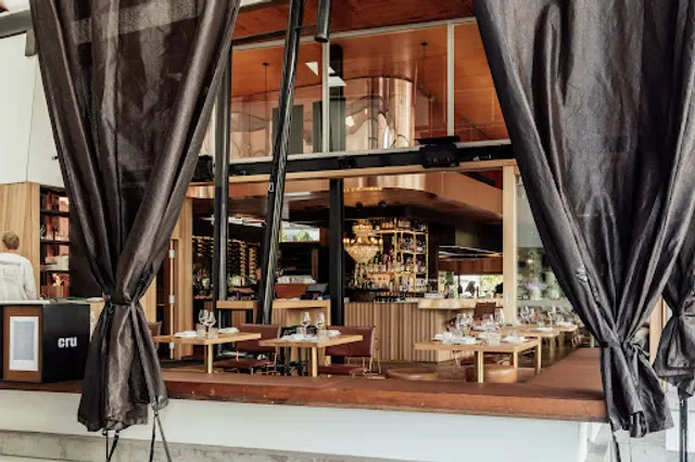 CRU Bar & Cellar