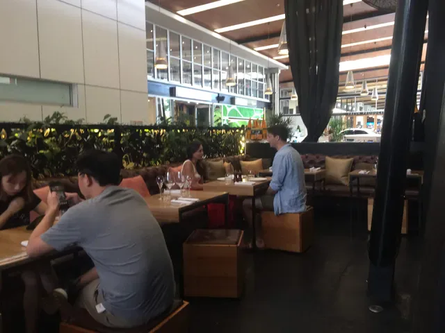 CRU Bar & Cellar