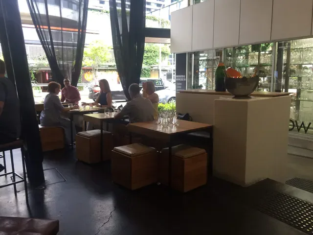 CRU Bar & Cellar