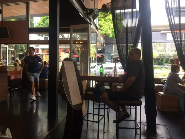 CRU Bar & Cellar