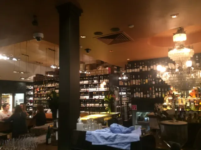 CRU Bar & Cellar