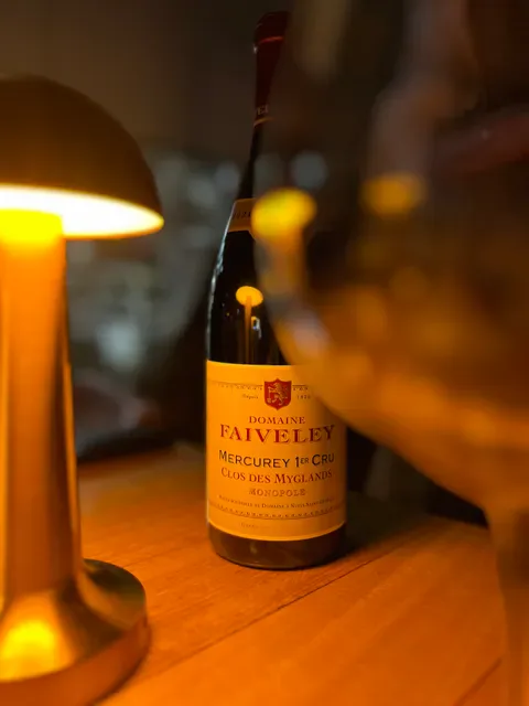 CRU Bar & Cellar