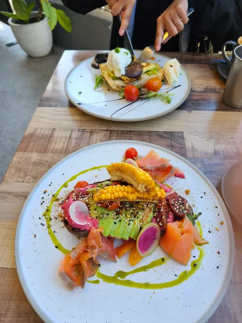 Deedot Coffee House