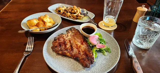 Deery's Restaurant | steak + wine