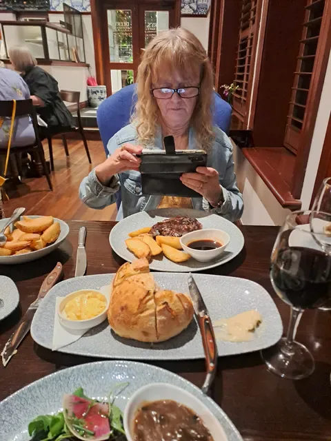 Deery's Restaurant | steak + wine