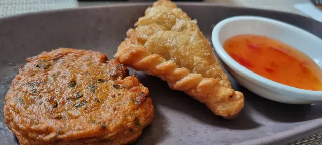 Dok Bua Thai Kitchen