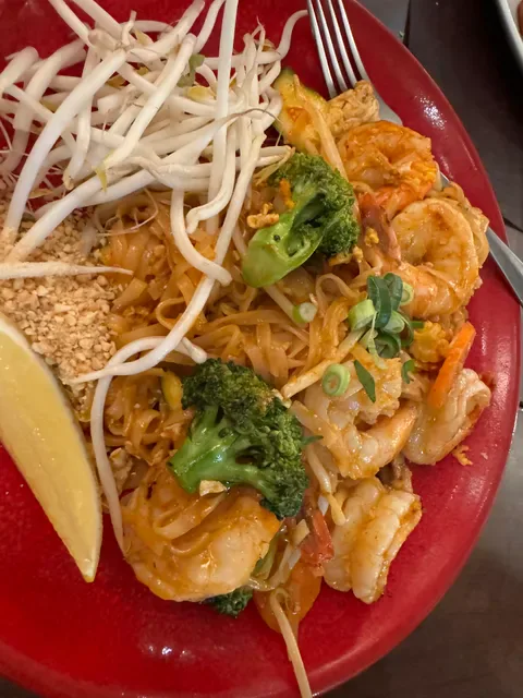 Dok Bua Thai Kitchen