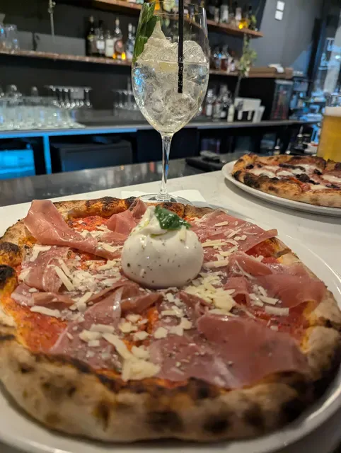 Elementi Restaurant