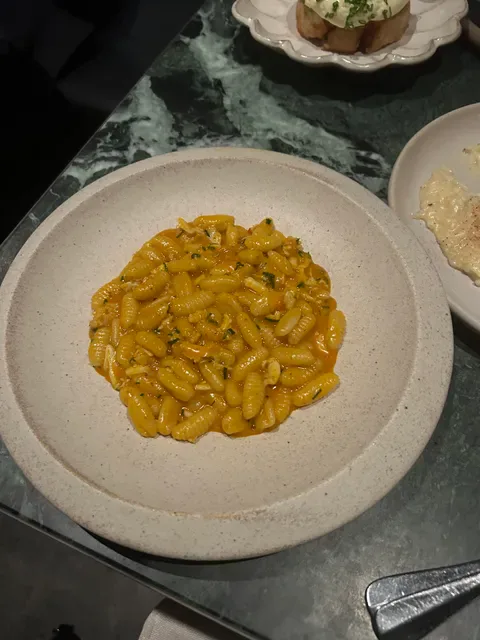 Essa Restaurant & Wine Bar