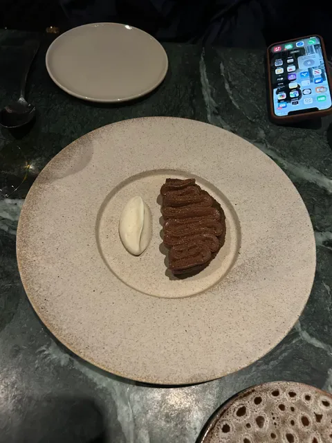 Essa Restaurant & Wine Bar