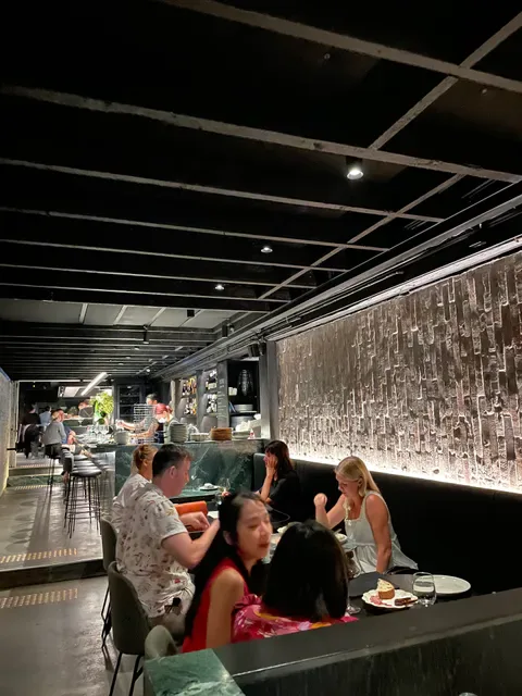 Essa Restaurant & Wine Bar