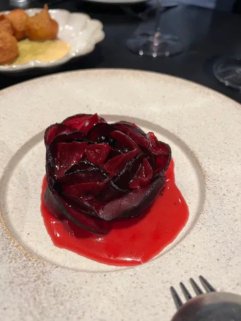 Essa Restaurant & Wine Bar