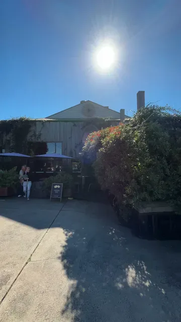 Farmhouse, Kedron Cafe