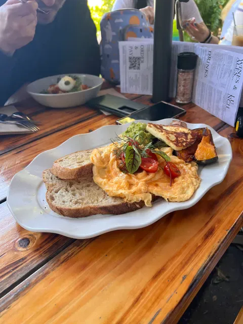 Farmhouse, Kedron Cafe