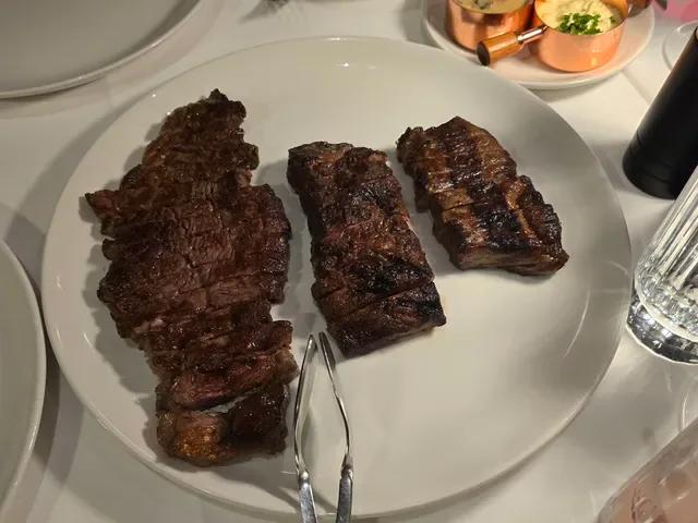Fatcow on James St