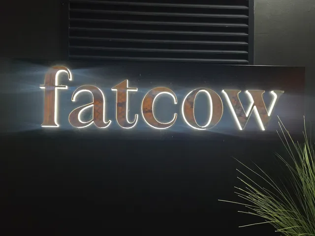 Fatcow on James St