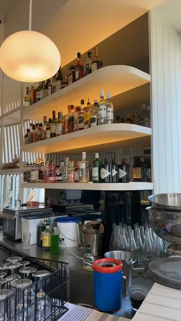 Fosh Bar & Restaurant