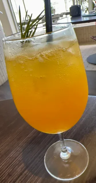 Fosh Bar & Restaurant