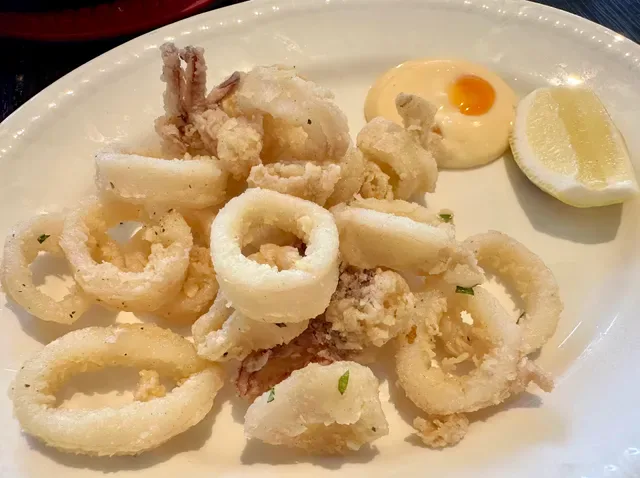 Fosh Bar & Restaurant