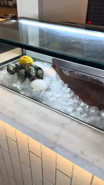 Fosh Bar & Restaurant