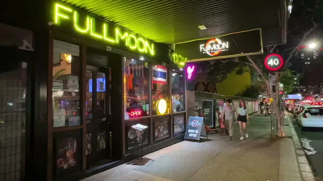 Fullmoon Bar & Restaurant