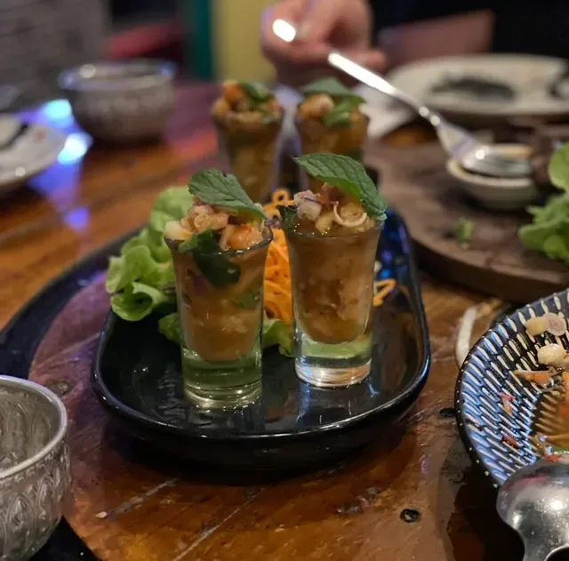 Fullmoon Bar & Restaurant