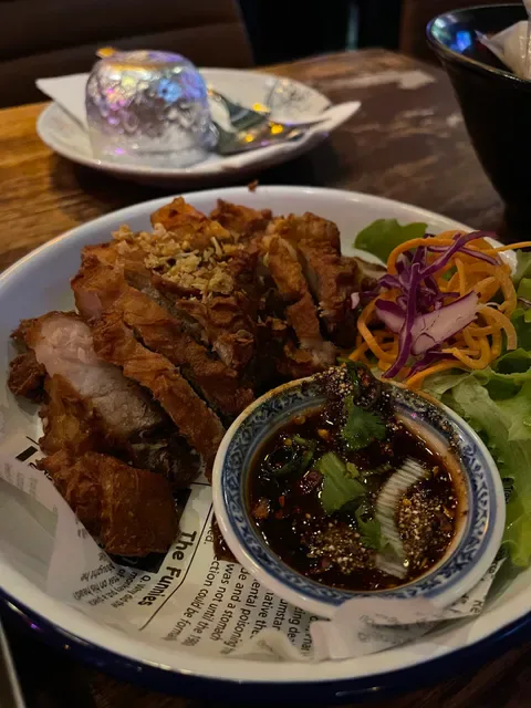 Fullmoon Bar & Restaurant