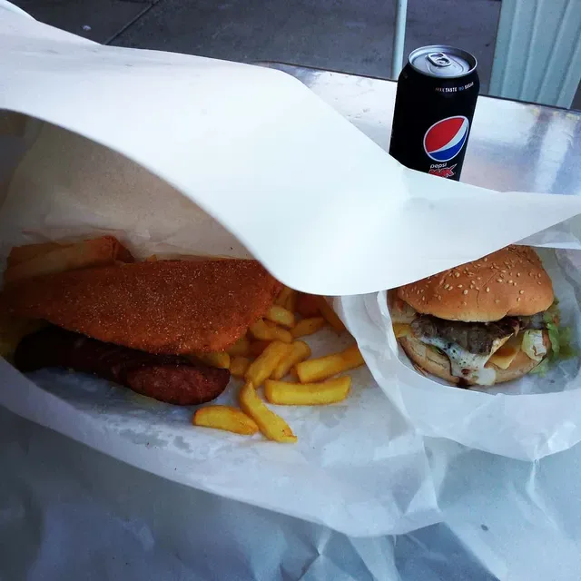 George's Snack Bar