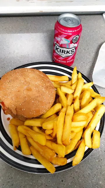 George's Snack Bar