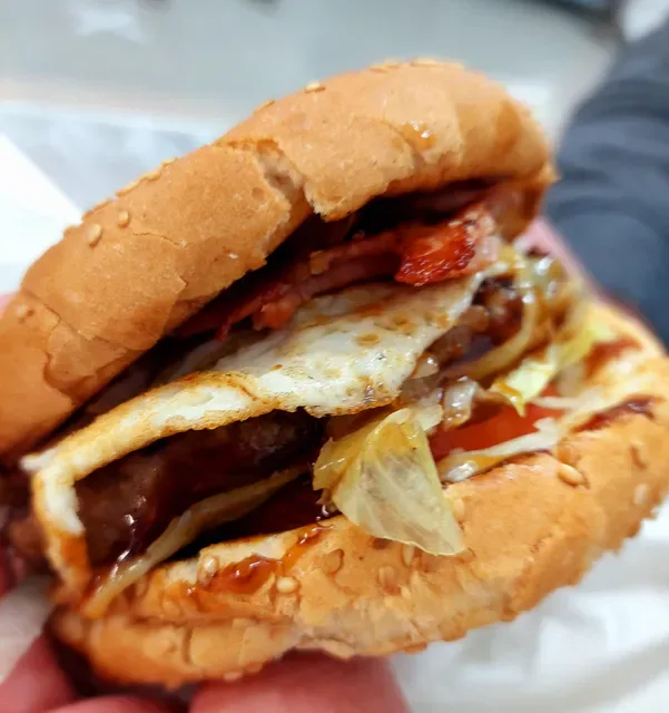 George's Snack Bar